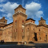 Piazza_castello_(Ferrara) Piazza_castello_(Ferrara)